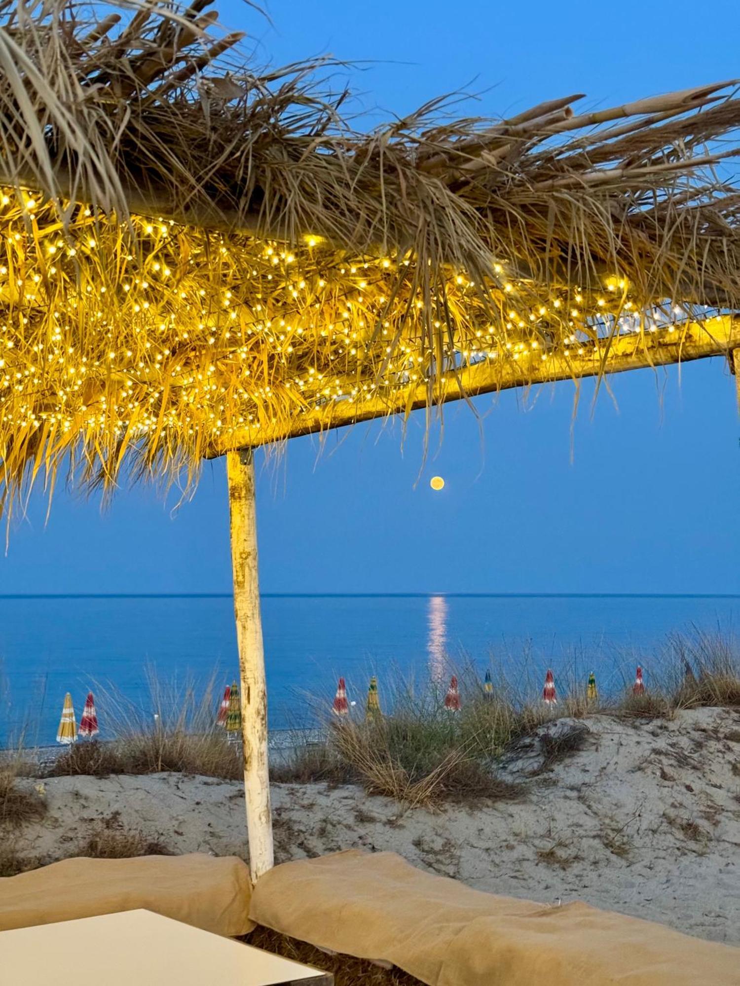 Villaggio Camping Poseidon - Bungalows & Rooms With Sea View In Nature Santa Caterina Dello Ionio Marina ภายนอก รูปภาพ